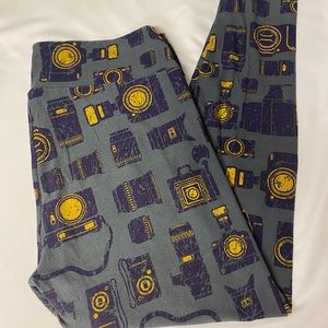 LuLaRoe vintage camera leggings TC